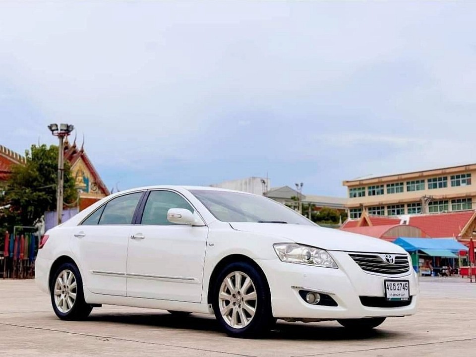 เก๋ง VIP toyota camry Pawinee travel. บริการไปเช่ารถส่วนบุคคลพร้อมคนขับระดับ VIPรถส่วนบุคคล